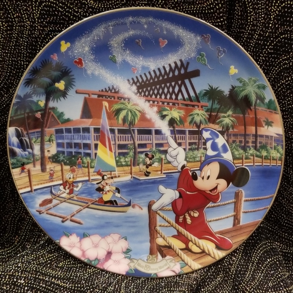 The Bradford Exchange Disney Polynesian Plate